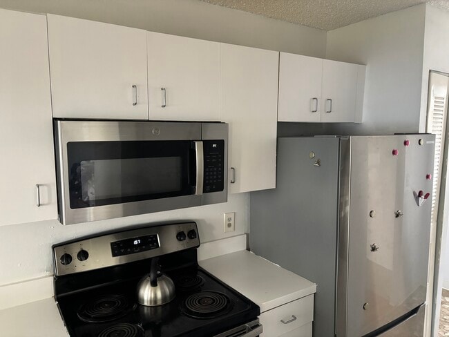 Building Photo - 1108 Coral Club Dr