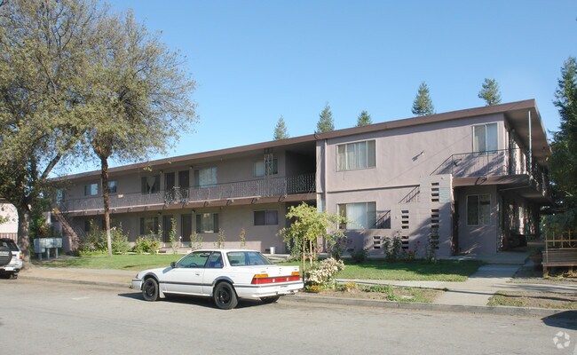 Foto del edificio - Carmel Plaza Apartments