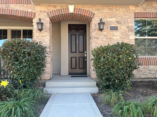 Building Photo - 11713 Campus Park Dr