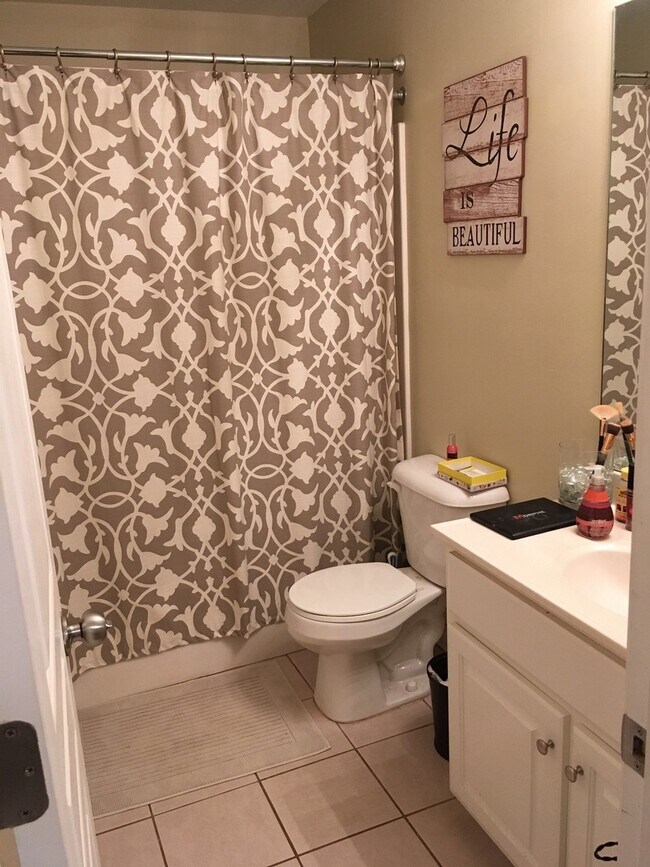 Building Photo - Woodlands Unit 237 - Available NOW