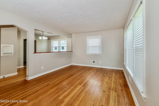 Building Photo - 1615 Stafford Ave