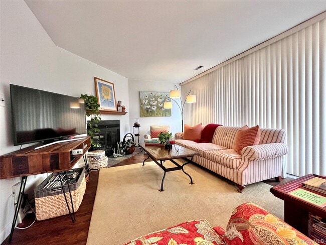 Building Photo - 150 N Bedford Rd