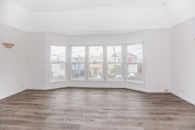 Building Photo - 2106 26th Ave
