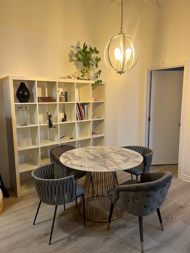 Foto del edificio - Awesome 2 Bedroom 1 bath unit Downtown LA ...