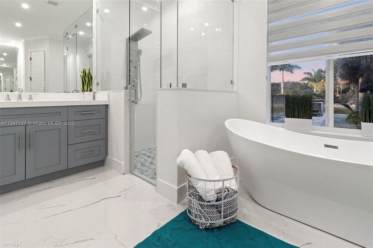 Foto principal - 5 br, 3 bath House - 17575 SW 280th St
