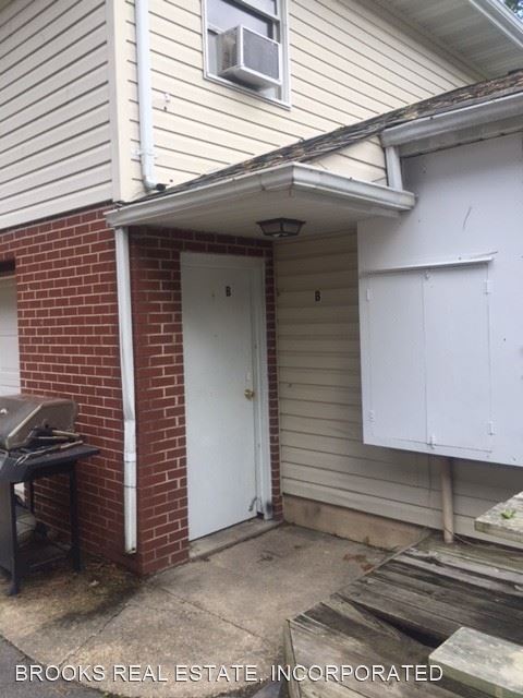 Foto principal - 1 br, 1 bath House - 7797 Richmond Road Apt B