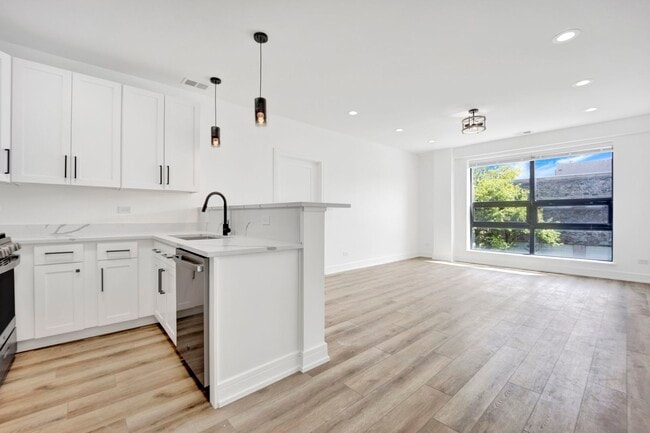 Foto del edificio - 4350 W Lawrence Ave