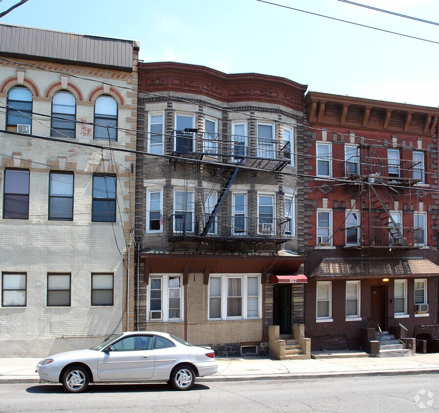 257 Walker St, Cliffside Park, NJ 07010 Apartments in Cliffside Park