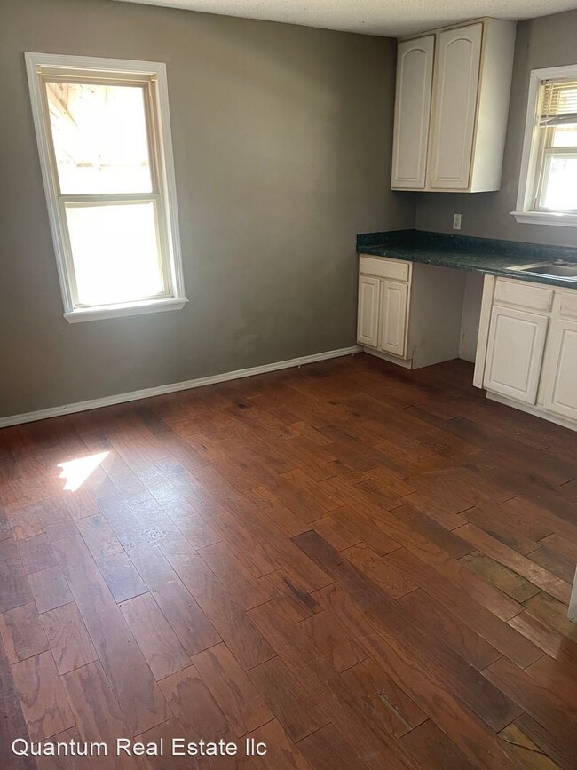 Foto del edificio - 3 br, 2 bath House - 222 E. MAIN STREET