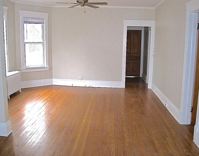 Building Photo - 2114 Maple Ave