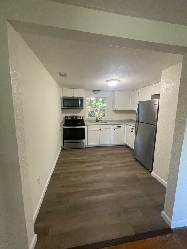 Foto del edificio - 3 Bed 1 Bath Home | Pet Friendly | Washer ...