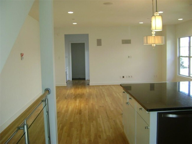 Foto del edificio - 3428 Rosedale Ave