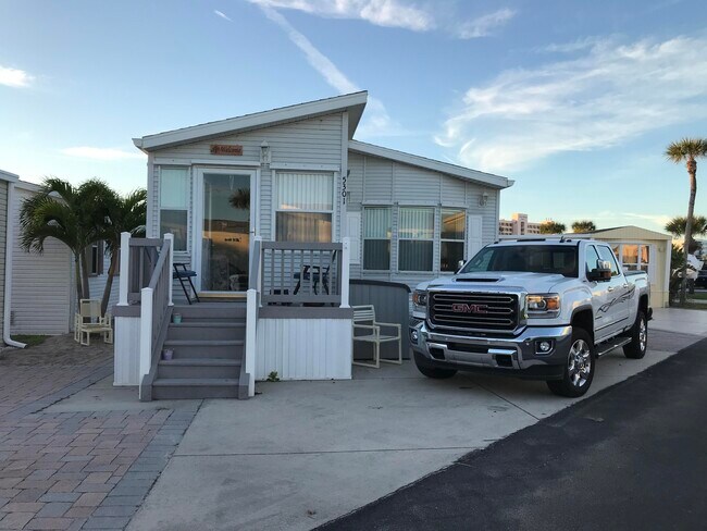 Building Photo - 5301 Beach Blanket Cir