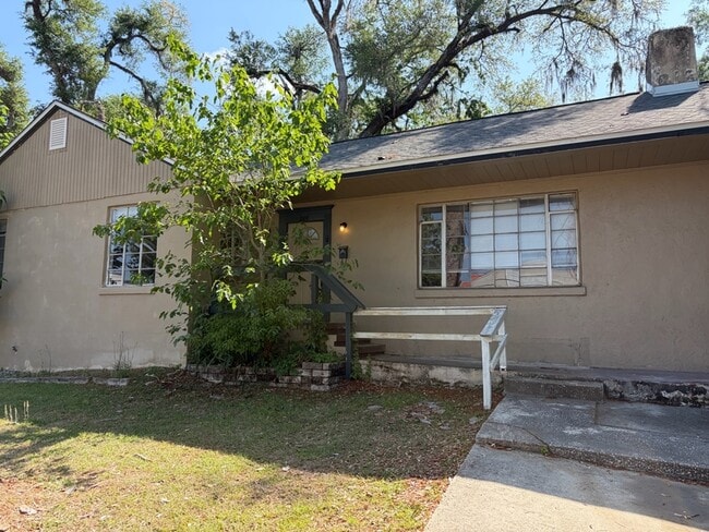 Building Photo - 209 Lovelace Dr