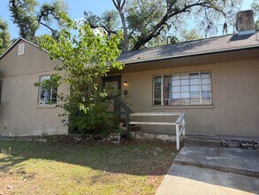 Building Photo - 209 Lovelace Dr