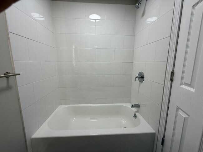 Building Photo - Live in Style at Meridian Living I