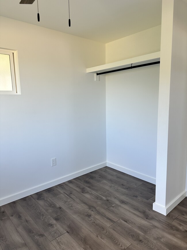 Building Photo - 535 Kaao Cir