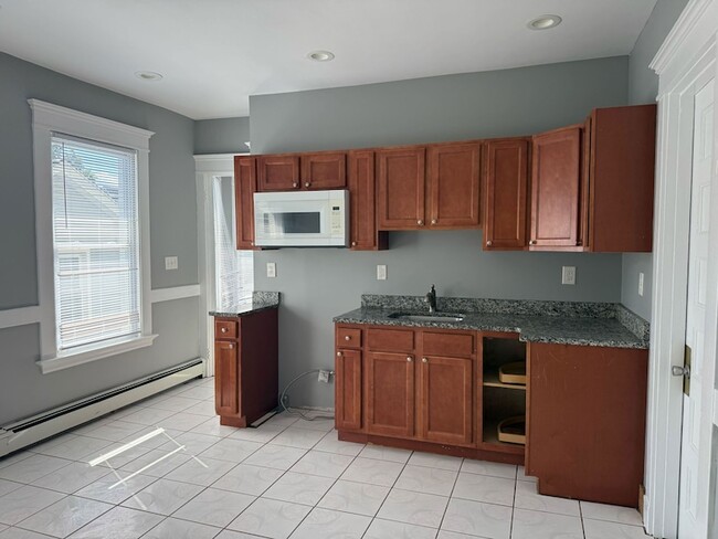 Building Photo - 135 Pendleton St