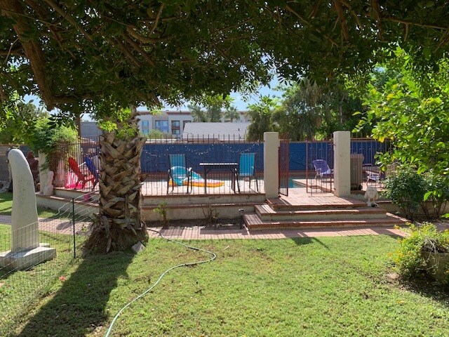 Pool and Yard - 178 W Coolidge St