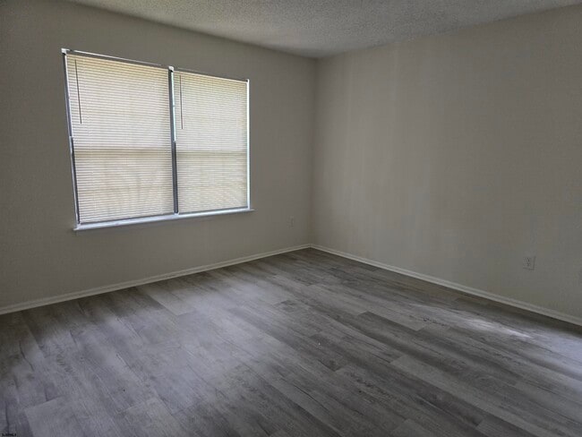Foto del edificio - 128 Liberty Ct
