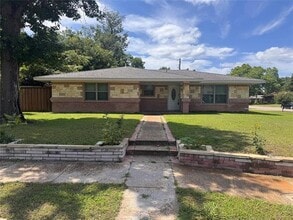 Building Photo - 514 E Lynn Dr