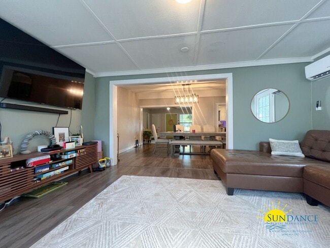 Building Photo - Nice 4 Bedroom Home in Fort Walton Beach!