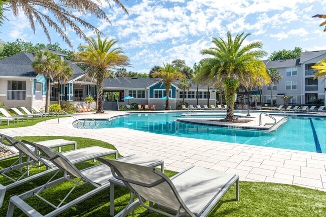 Outdoor Pool - The Quarters Gainesville