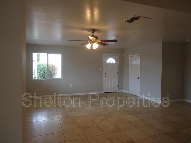 Foto del edificio - 1041 W 18th St