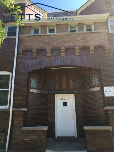 Primary Photo - Beautiful 2 Bedroom /1 Bath Garden Apartment