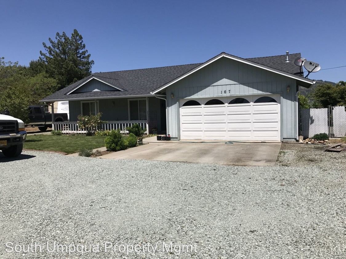 Primary Photo - 167 SW Briggs Dr
