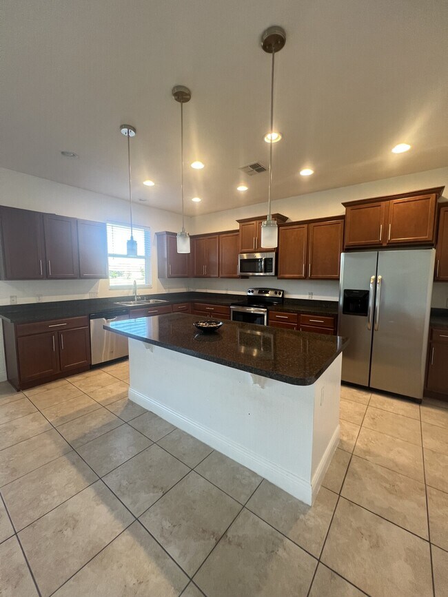 Building Photo - 1411 Lanier Point Pl
