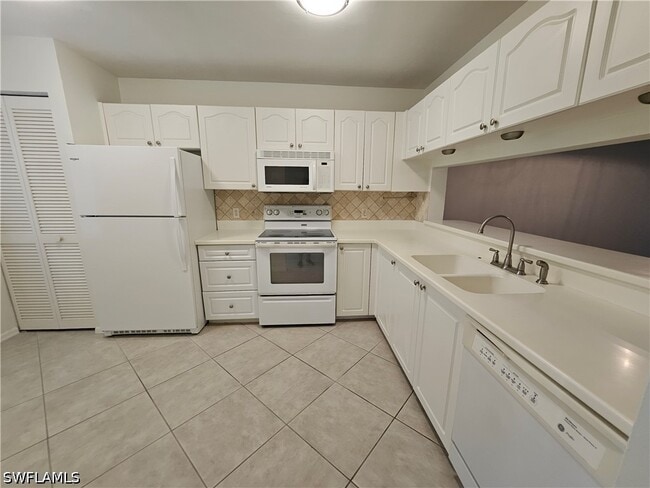 Building Photo - 3001 Sandpiper Bay Cir