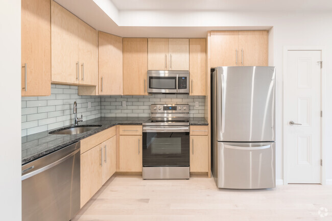 1 BR, 1 BA - XLVII West Elm