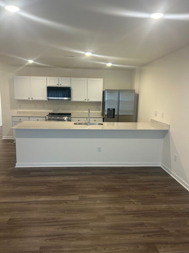 Foto del edificio - Brand New townhome in the heart of Newton!