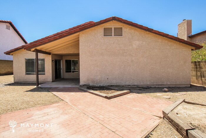 Building Photo - 2102 E Sheena Dr