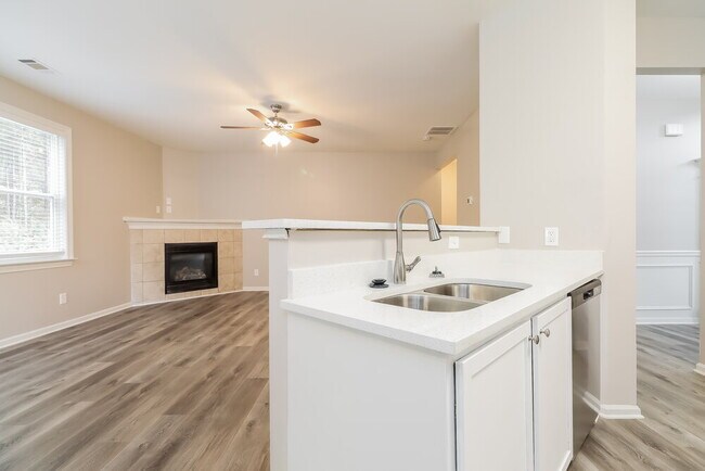 Foto del edificio - 361 Southgate Dr