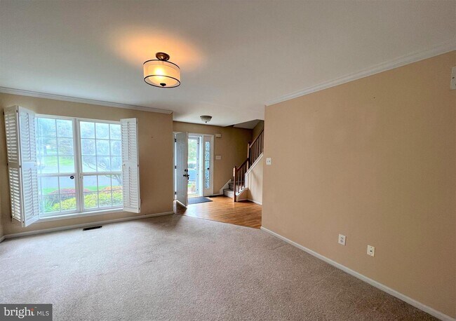 Building Photo - 902 Monarch Ct