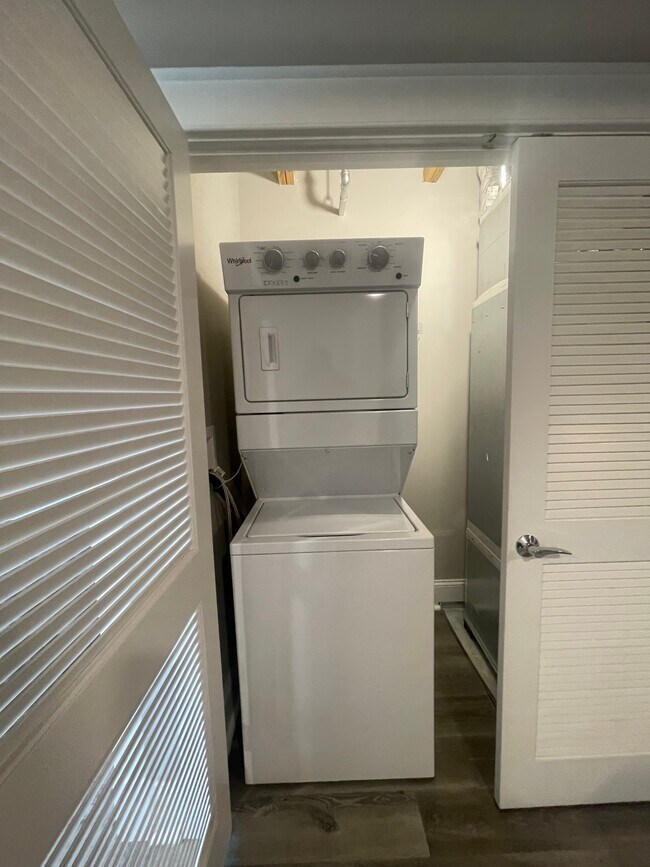 Foto del edificio - 330-350 Pleasant St. Unit 321
