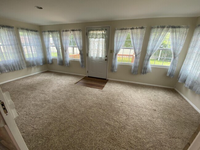 Building Photo - 275 Orchard Dr