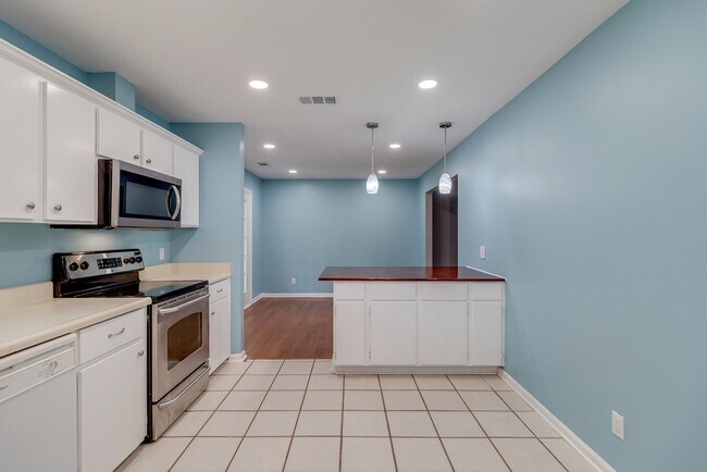 Foto del edificio - 949 Piercefield Dr