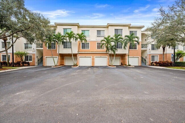 Foto del edificio - 7203 Myrtlewood Cir W