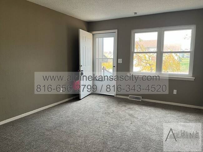 Foto del edificio - Updated Independence Duplex, Fort Osage SD