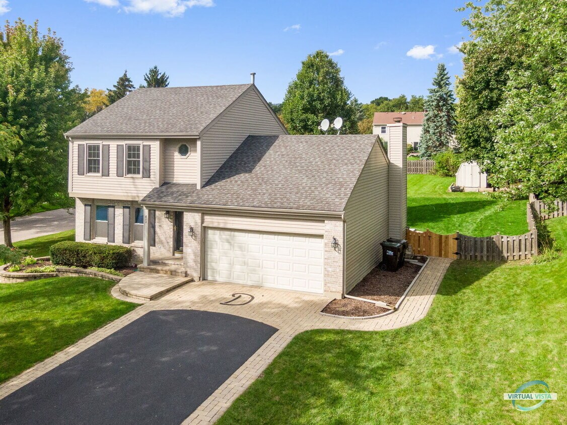 Primary Photo - 802 River Oaks Ct