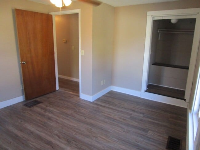 Building Photo - 3 bedroom Bungalow