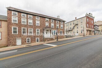 Building Photo - 159 Main St