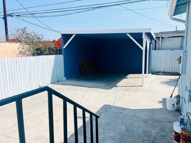 Building Photo - 3-bedroom, 2-bath home move-in ready