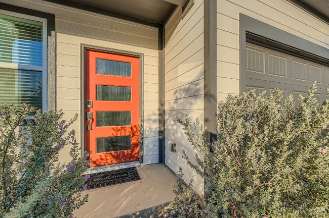 Building Photo - 2902 Bronx Dr