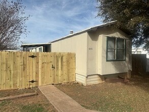 Building Photo - 602 Chapel Hill Rd