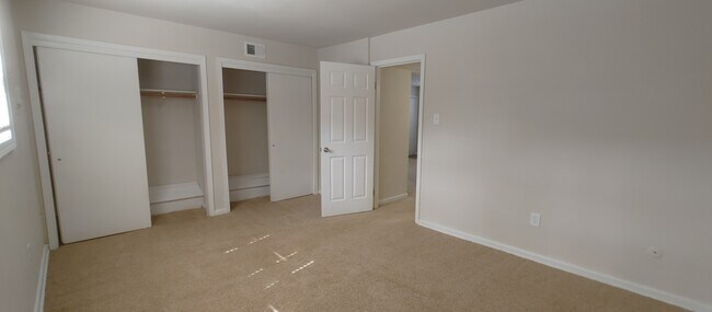 Foto del edificio - 4285 Taylor Rd