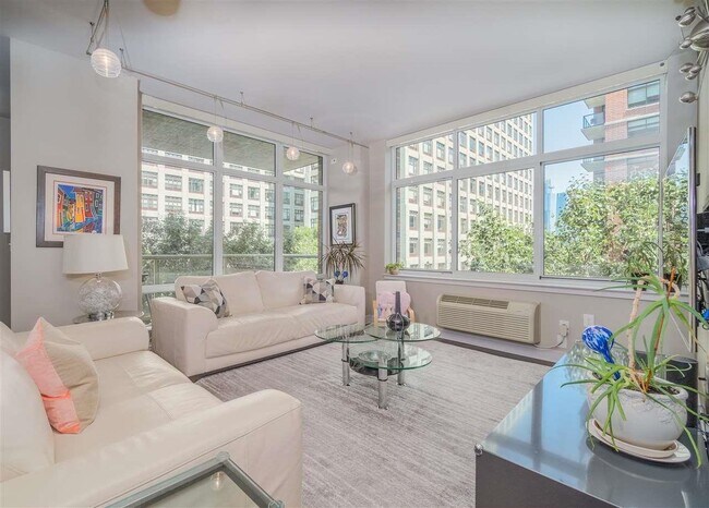 Foto del edificio - 1450 Washington St